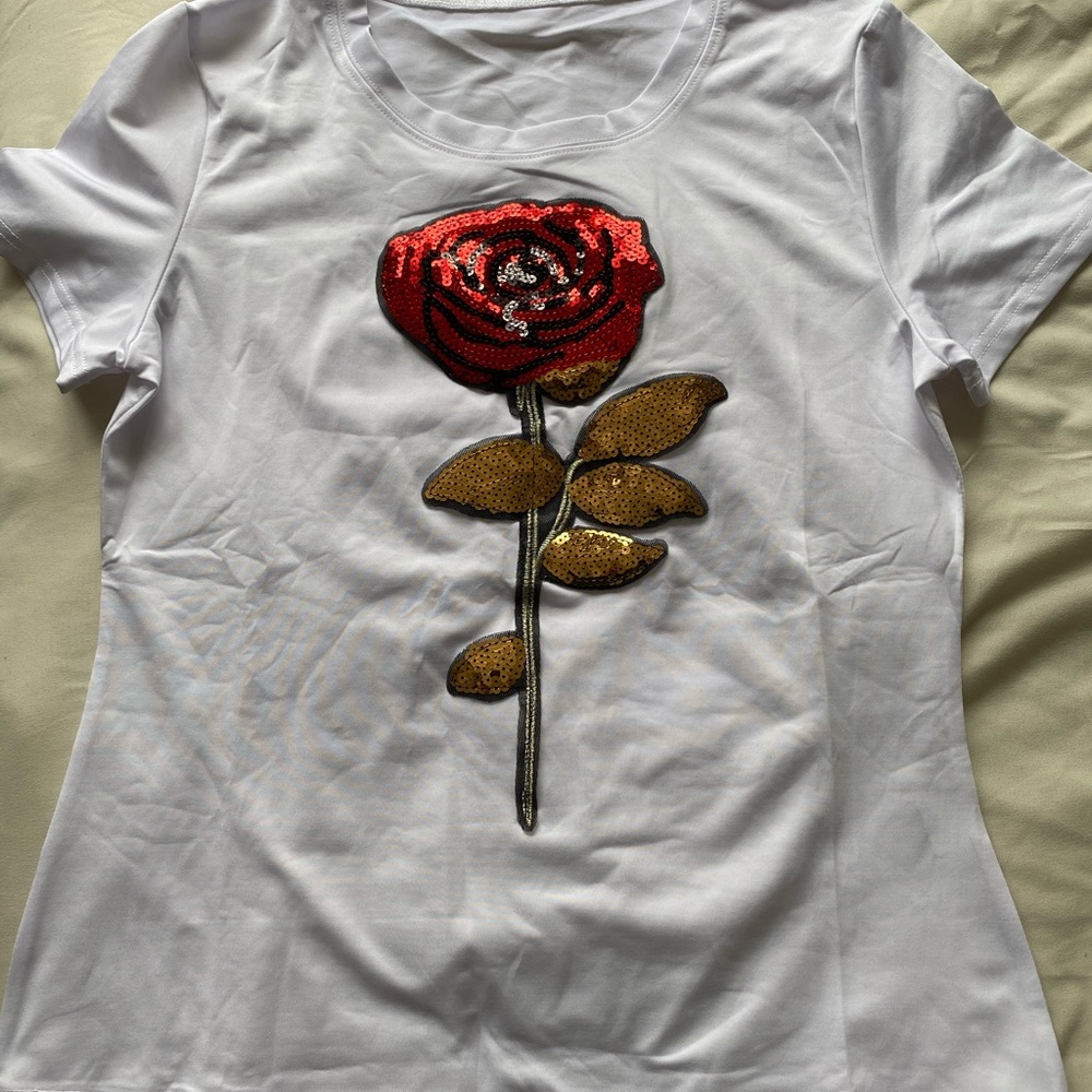 Sequined appliqué tee